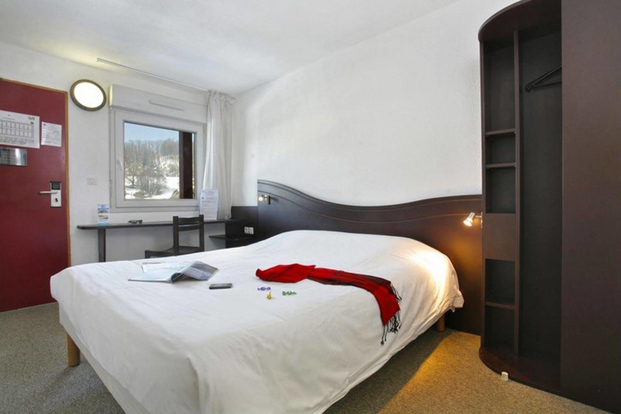 Couett' Hotel Rumilly Exterior foto